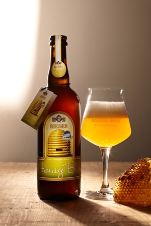 Honig Bier aus der Brauerei Ried
